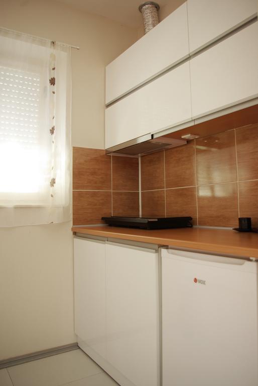 Square Studio Apartment Ni Exteriér fotografie