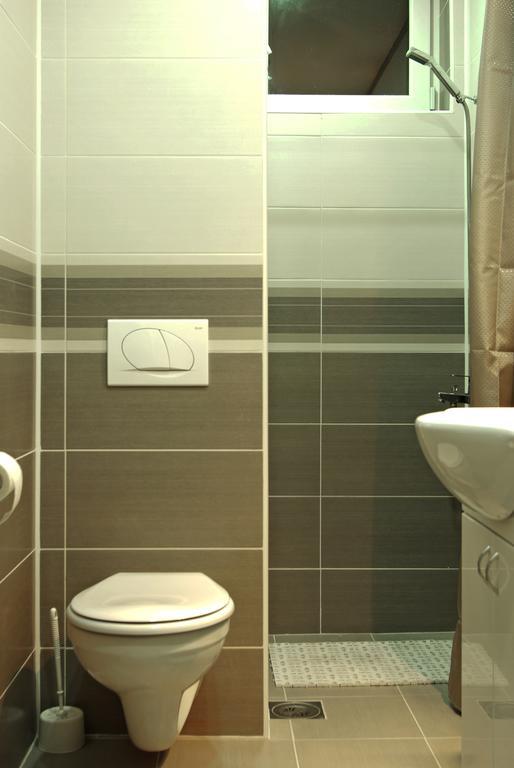 Square Studio Apartment Ni Exteriér fotografie