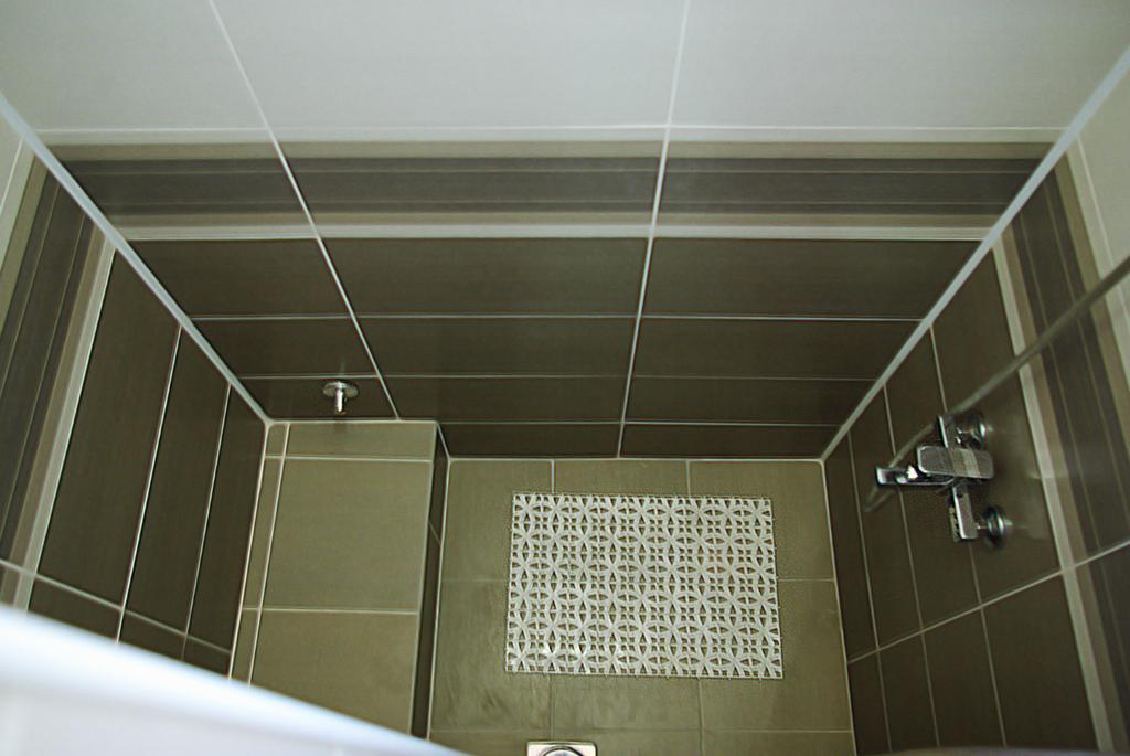 Square Studio Apartment Ni Exteriér fotografie