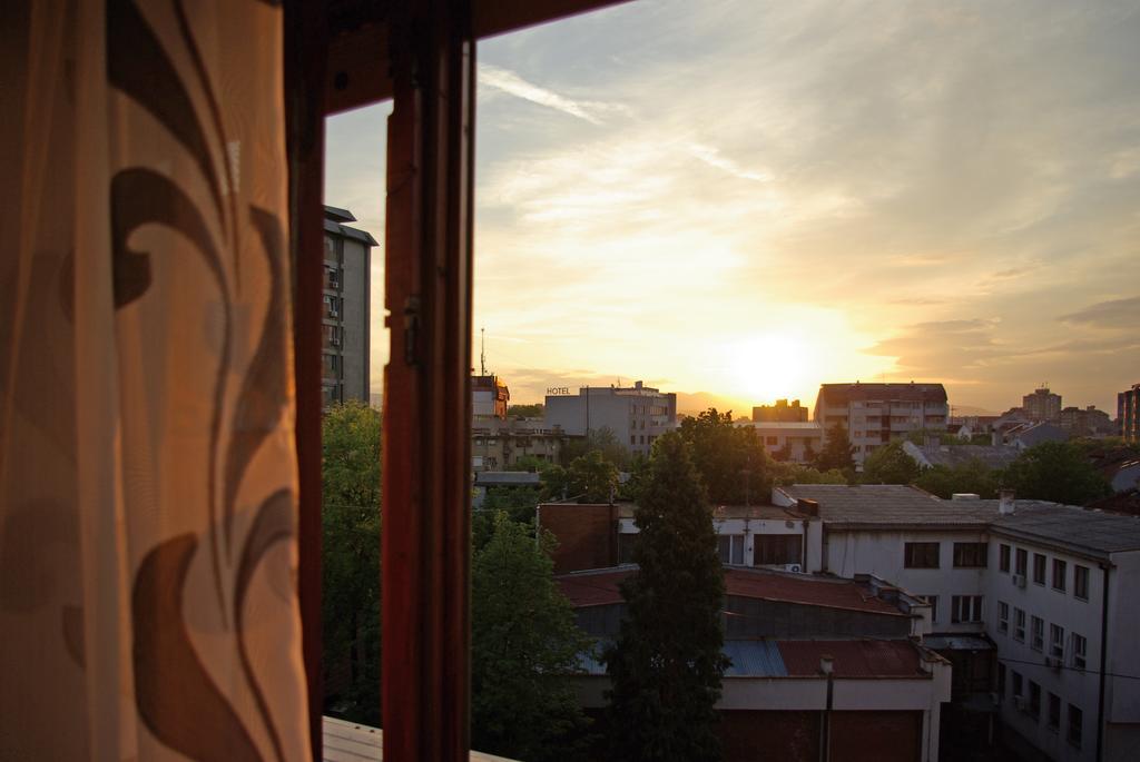 Square Studio Apartment Ni Exteriér fotografie